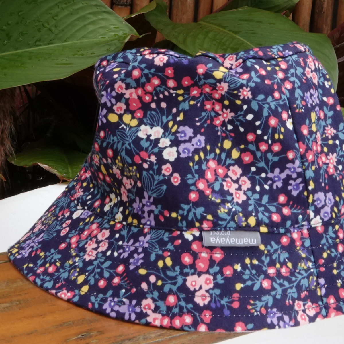 Daffodils Navy Bucket Hat