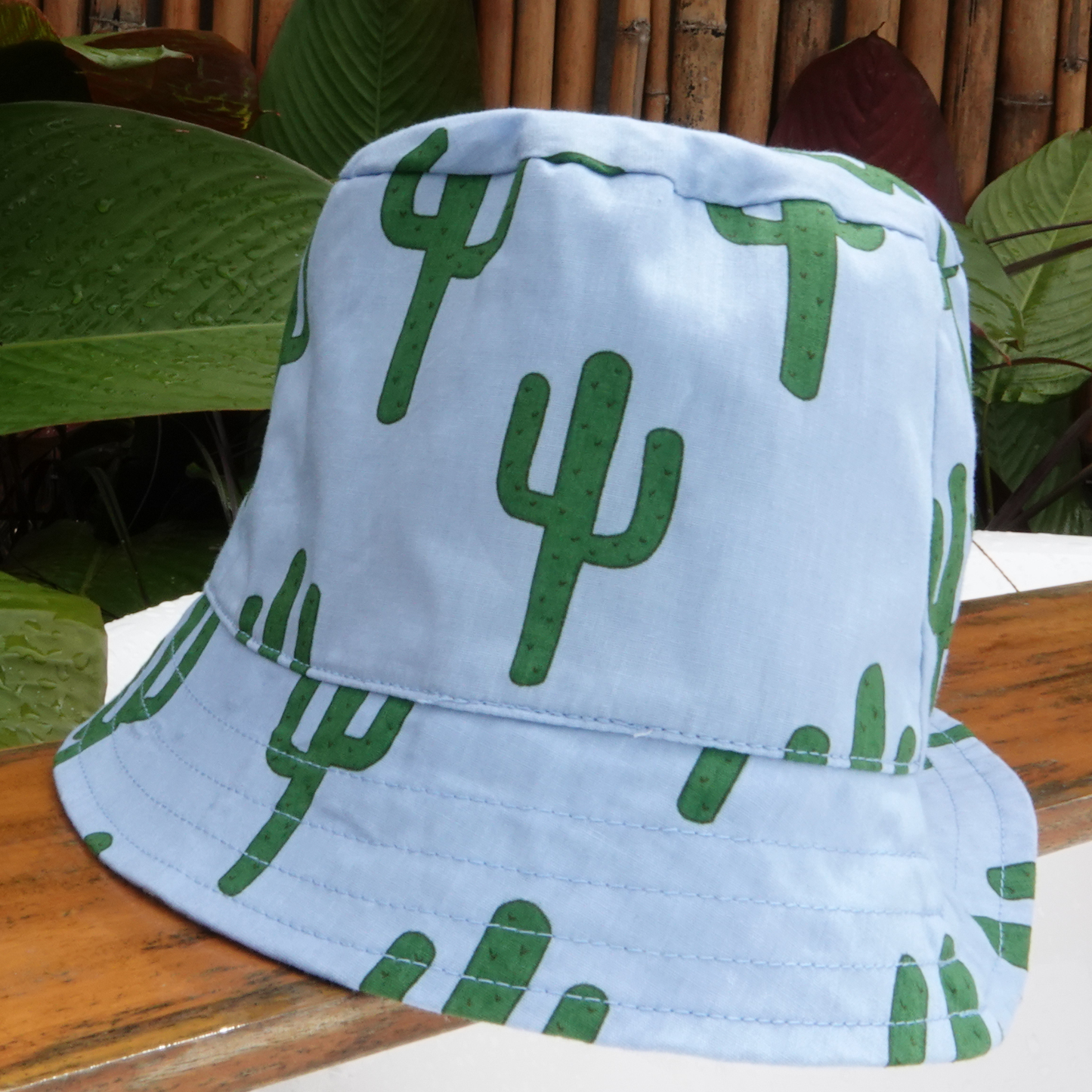 Cactus Biru Bucket Hat